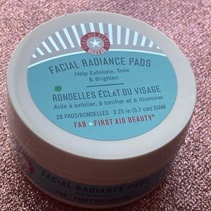 First Aid Beauty Facial Radiance Pads